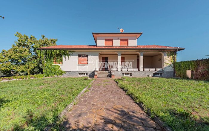 Casa con 10 locali in vendita in Strada Provinciale, Calliano