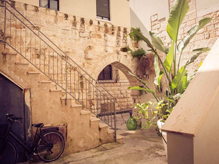 Appartamento bilocale in affitto in Vico SantAgata, Trani