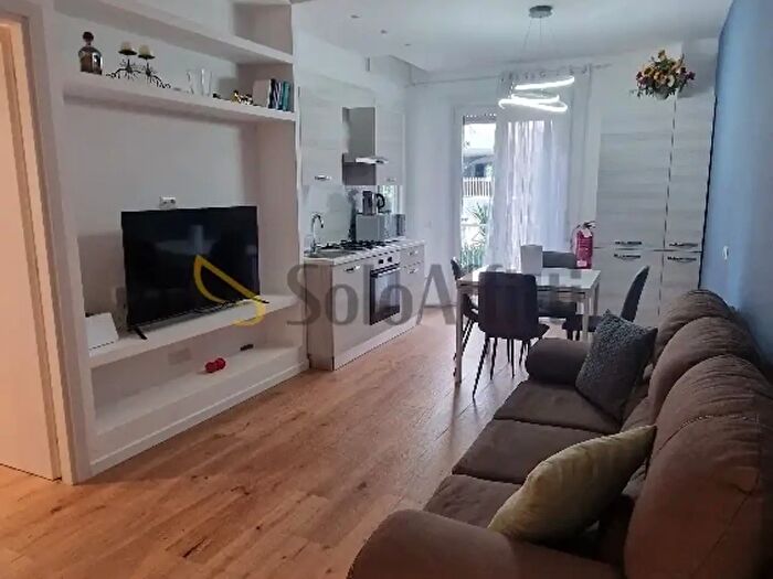 Appartamento trilocale in affitto in Via Pietro Venturi, Roma