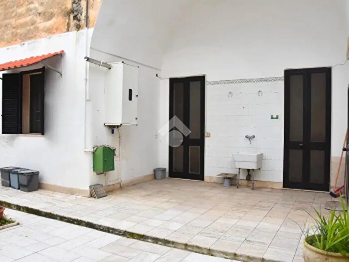 Appartamento quadrilocale in vendita in Via di Ussano, Lecce