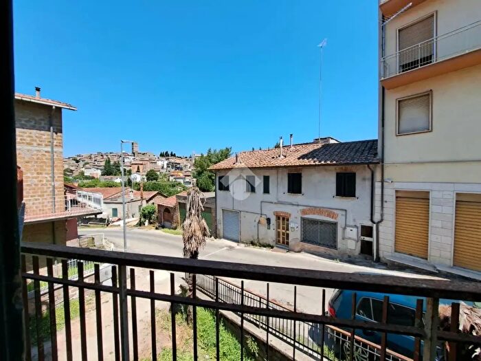 Appartamento trilocale in vendita in Via Variana Alta, Fabrica Di Roma