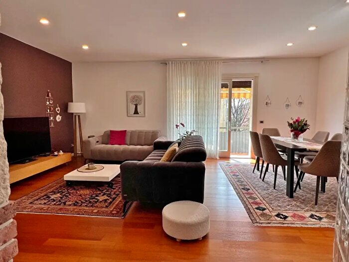 Appartamento quadrilocale in vendita in Via Gamba, Vicenza