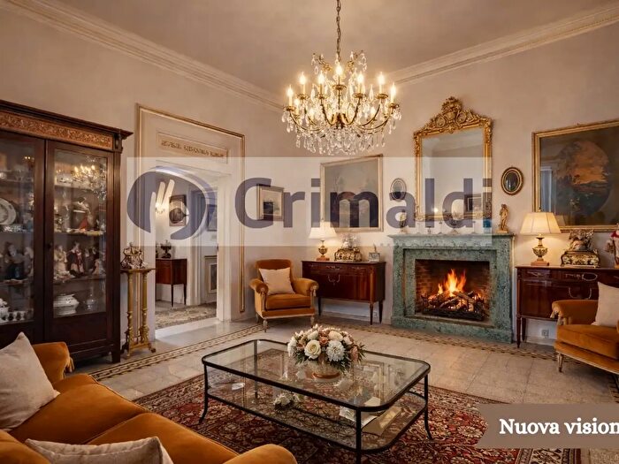 Appartamento con 7 locali in vendita in Vico Santo Spirito di Palazzo, Napoli