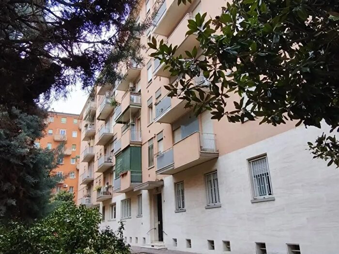 Appartamento trilocale in vendita in Via Silvagni, Bologna