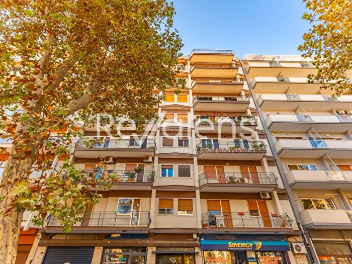 Appartamento con 5 locali in vendita in CSo Mazzini, Bari