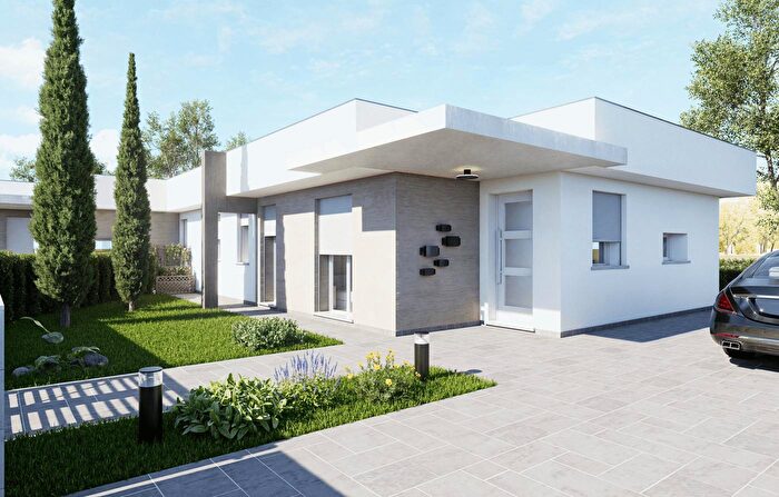 Casa quadrilocale in vendita in Via Montale, Lendinara