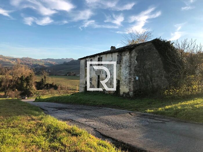 Casa con 5 locali in vendita in Podere Ciano Snc Montiano, Longiano