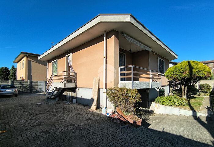 Case in Vendita e in Affitto - 2