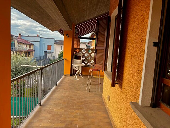 Appartamento trilocale in vendita in Via Novembre, Antegnate