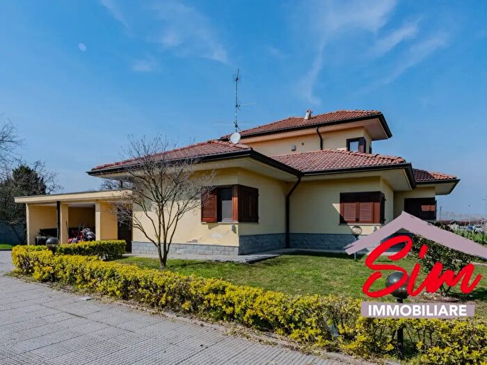 Casa con 5 locali in vendita in Carpignano Sesia