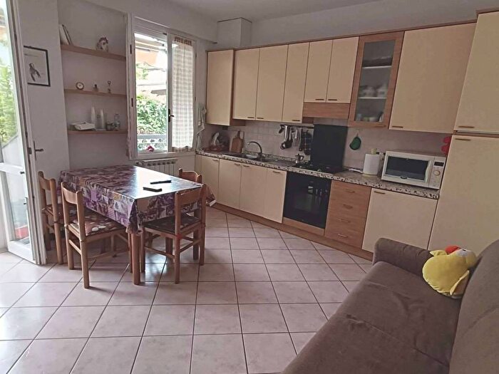 Appartamento trilocale in affitto in Via Parma, Marina di Massa Centro, Massa