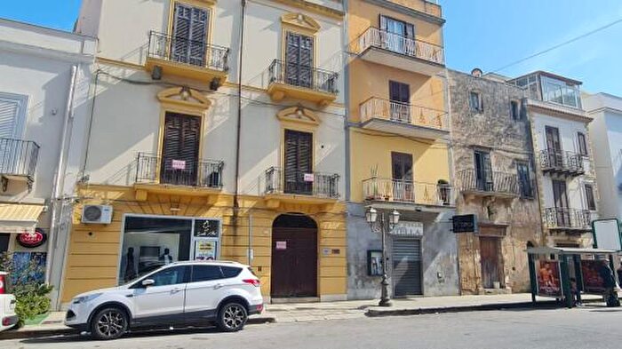Appartamento con 5 locali in vendita in Via Vittorio Emanuele II, Castelvetrano