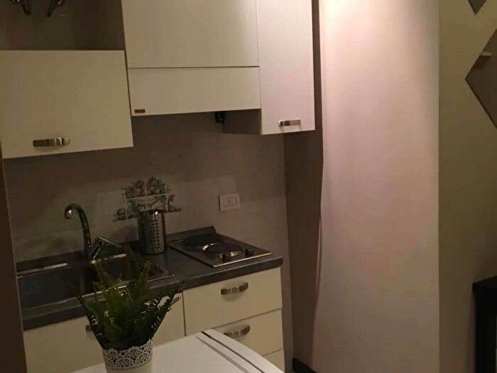 Appartamento monolocale in affitto in Via Cicco Simonetta, Milano