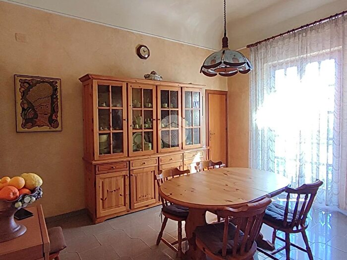 Appartamento quadrilocale in vendita in Via Simone Valguarnera, Palermo