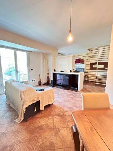 Appartamento trilocale in affitto in Viale Barletta, Riccione