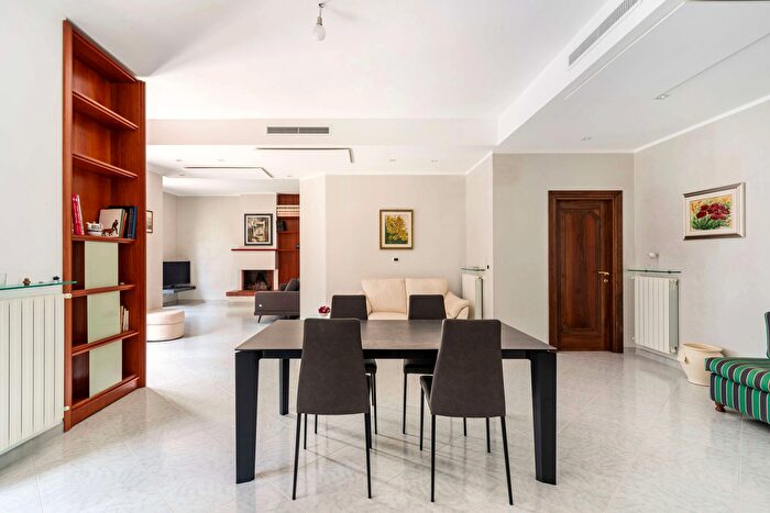 Appartamento con 7 locali in affitto in Carovigno