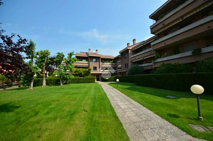 Appartamento quadrilocale in vendita in Via Monza, Gessate