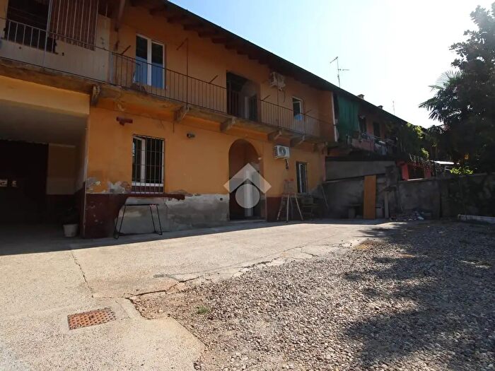 Casa trilocale in vendita in Via XXIV Maggio, Cerro Maggiore