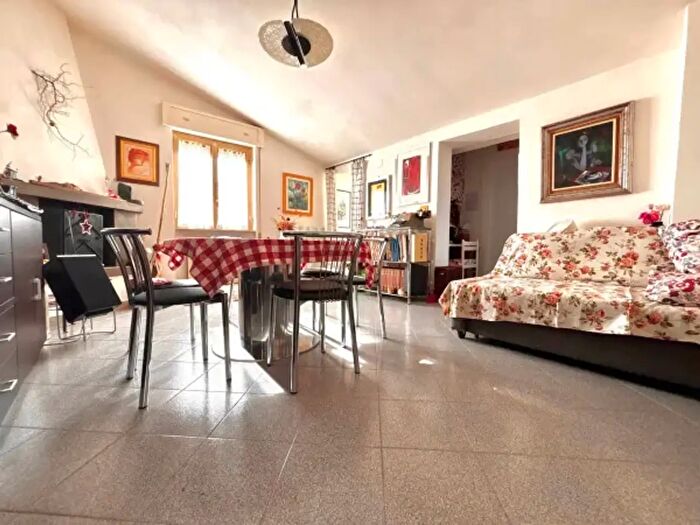 Appartamento quadrilocale in vendita in Via Godrano, Roma