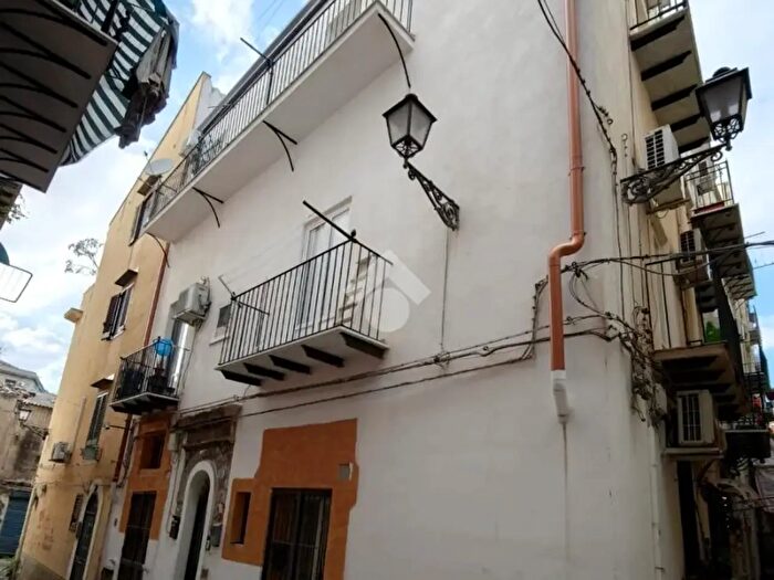 Appartamento monolocale in affitto in Via della Rosa alla Gioiamia, Palermo