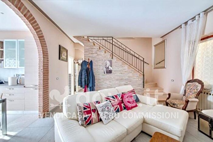 Casa trilocale in vendita in Via Valnerina, Vallo Di Nera