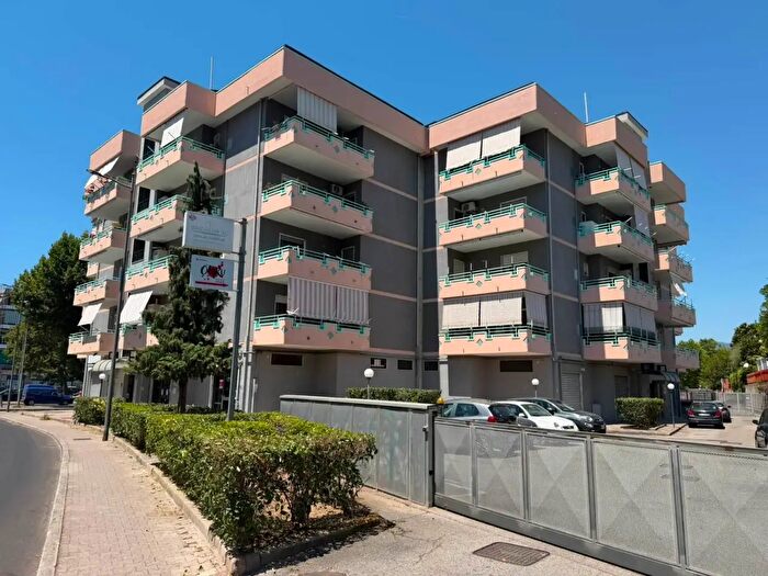 Appartamento quadrilocale in vendita in Via Tusciano, Salerno