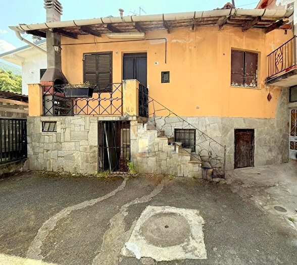 Casa con 5 locali in vendita in Via Vallone, Mattie