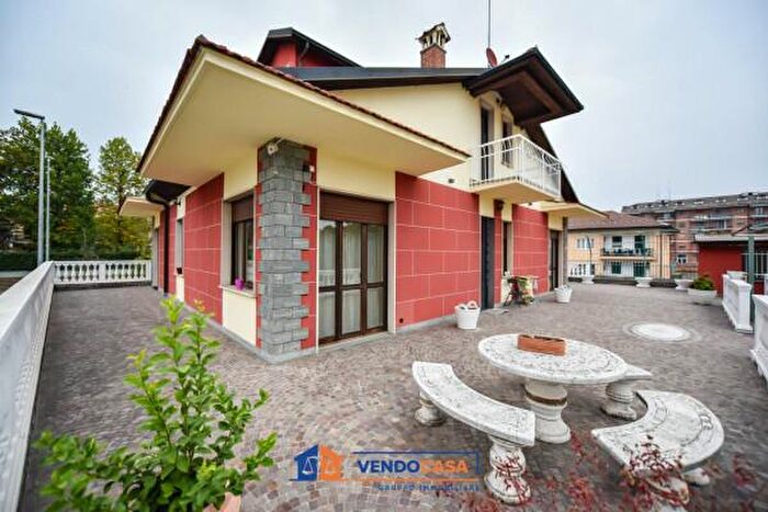 Case in Vendita e in Affitto - 3