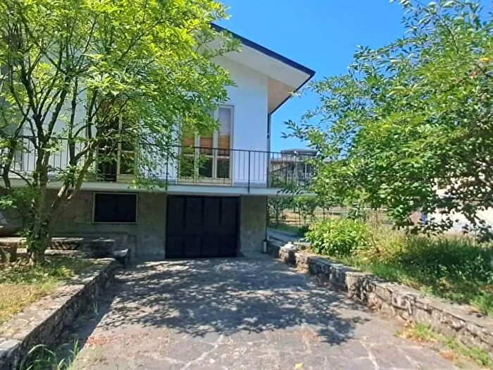 Casa con 5 locali in vendita in Rivanazzano