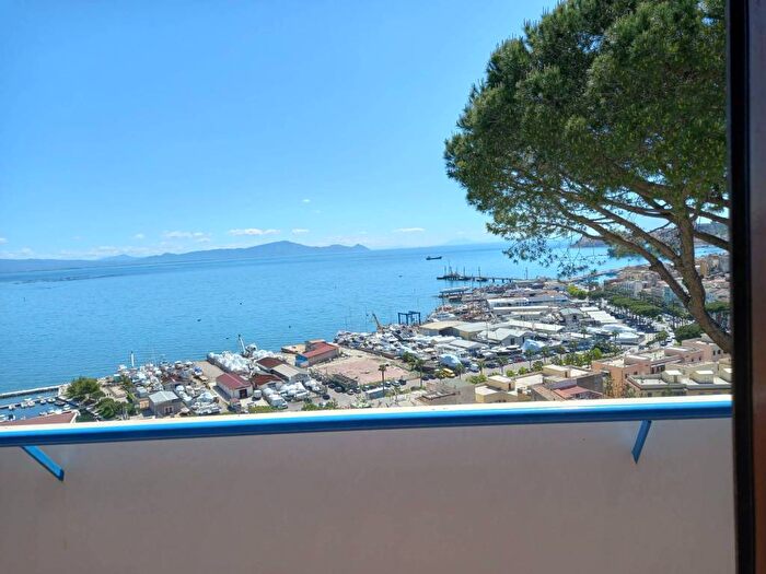 Appartamento quadrilocale in affitto in Viale Colle SantAgata, Gaeta