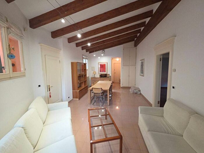 Appartamento quadrilocale in affitto in Via Massimo dAzeglio, Saragozza dentro le Mura, Bologna