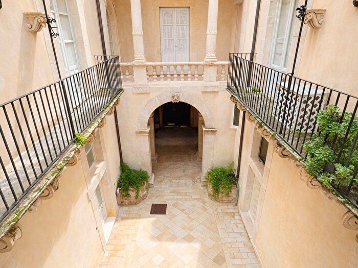 Appartamento bilocale in affitto in Via Larga, Ortigia, Siracusa