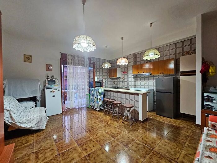 Appartamento trilocale in vendita in Via Pietro Mancini, Scalea