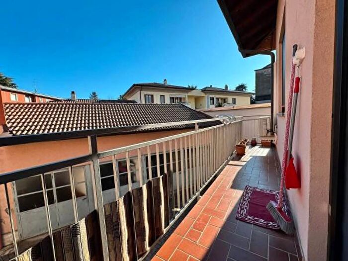 Appartamento bilocale in vendita in Viale Brianza, Carugo