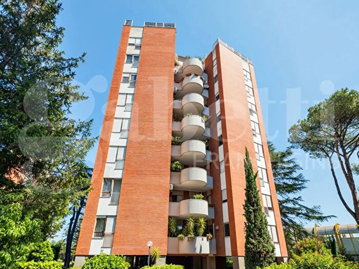 Appartamento con 5 locali in vendita in Via Salviucci, Roma