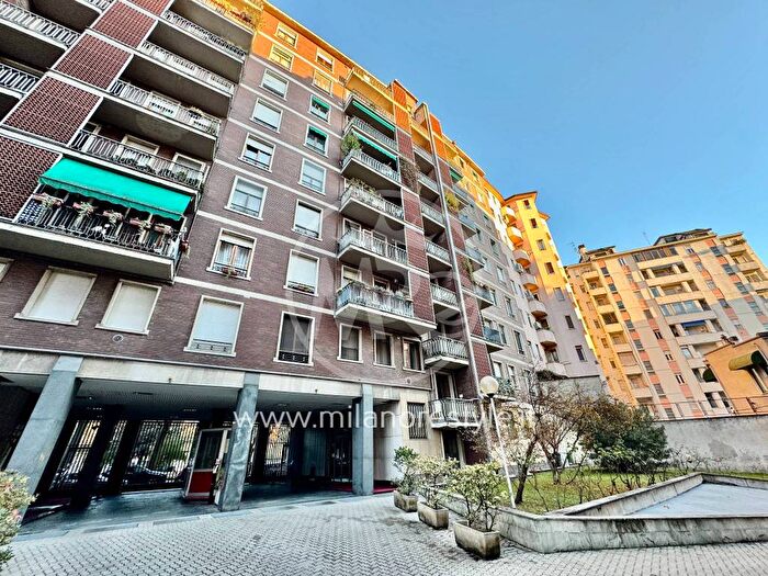 Appartamento bilocale in affitto in Piazza Firenze, Portello Parco Vittoria, Milano