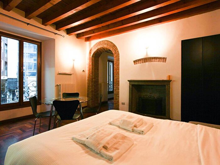 Appartamento bilocale in affitto in Via Anfiteatro, Lanza, Milano