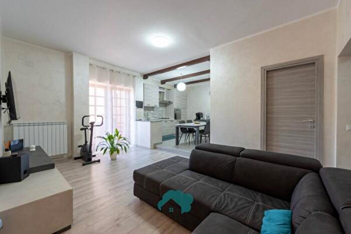 Appartamento trilocale in vendita in Via Valle Epiconia, Zagarolo