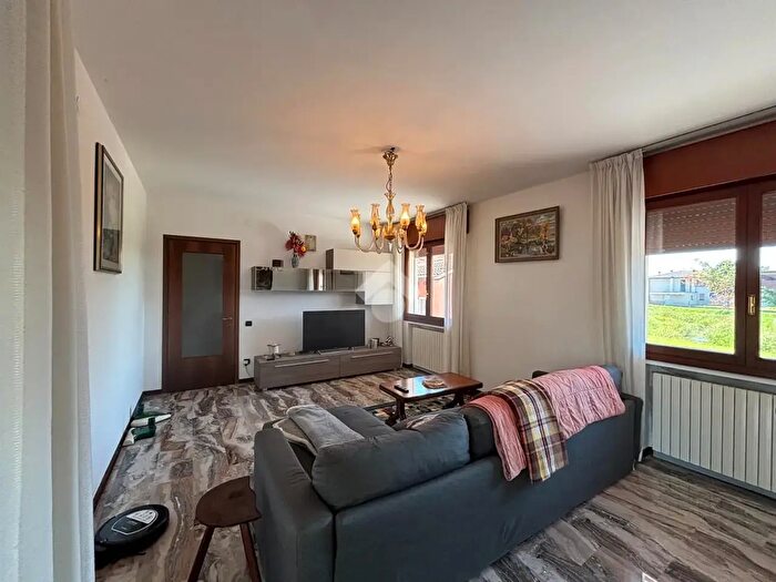 Casa quadrilocale in vendita in Via Borgo Rustega, Camposampiero