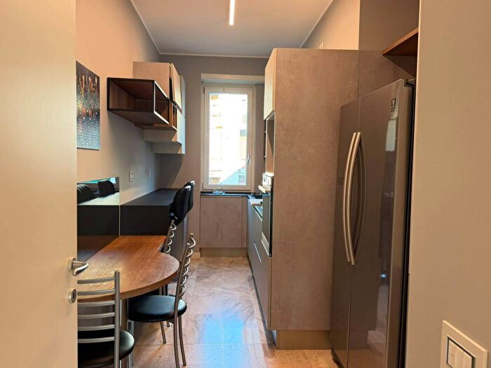 Appartamento trilocale in affitto in Viale Brenta, Lodi Brenta, Milano