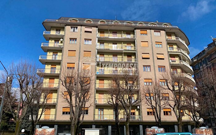 Appartamento con 5 locali in vendita in Via Piave, Ovada