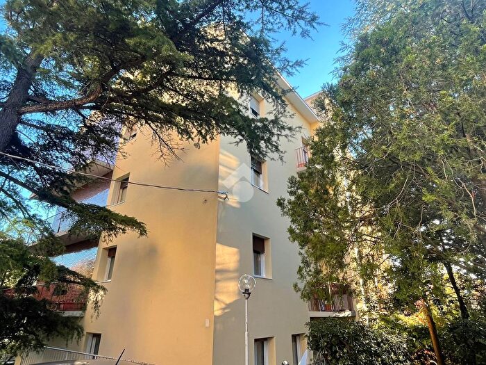 Appartamento trilocale in vendita in Via di Romagna, Trieste