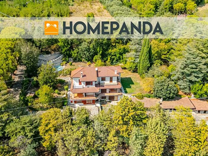 Casa con 9 locali in vendita in Frazione Gallignano, Ancona