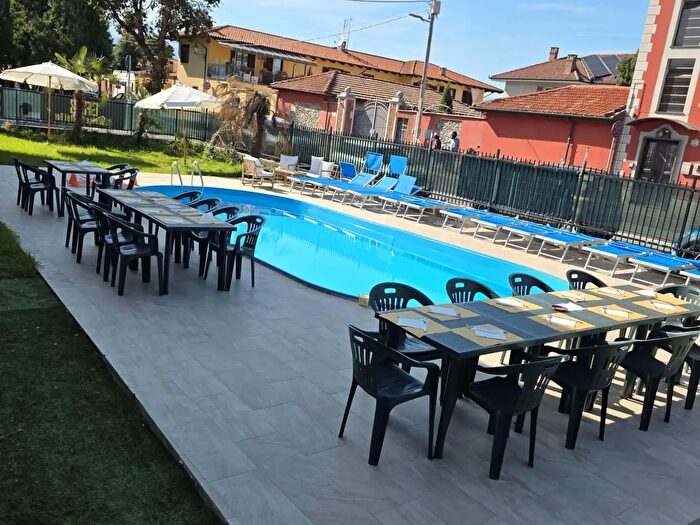 Casa con 9 locali in vendita in Piazza Roma, Macello