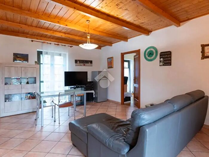 Appartamento trilocale in vendita in Via Appiotti, Torre Pellice