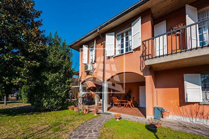 Casa con 5 locali in vendita in Via Fratelli Cervi, Castelnovo Di Sotto