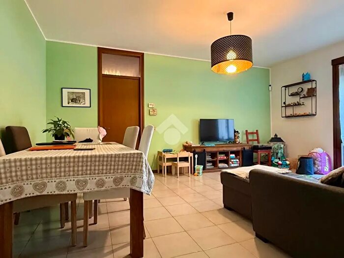 Appartamento trilocale in vendita in Via Bacchiglione, Rubano