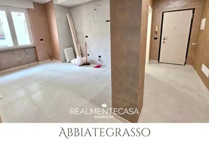 Appartamento trilocale in vendita in Via Francesco Giramo, Abbiategrasso