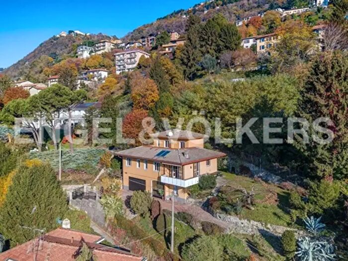 Casa con 6 locali in vendita in Via Antonio Pagani, Como