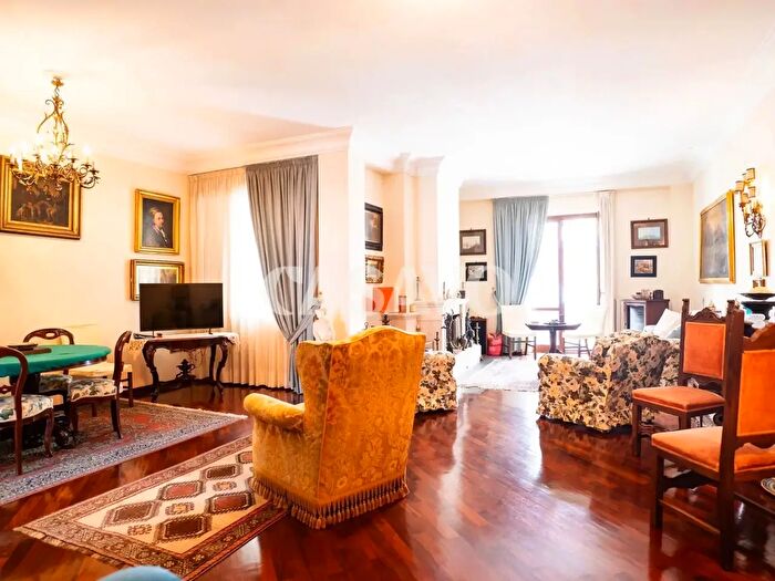 Appartamento quadrilocale in vendita in Via Giuseppe Bonito b, Napoli